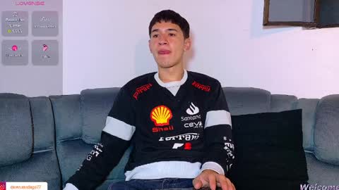 Mr Daren online show from April 2, 6:27 pm