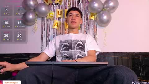 Mr Daren online show from May 6, 6:02 pm