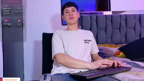 Snapshot of twink_daren chatting on June 6, 7:07 pm Mr Daren online show from June 6, 7:07 pm