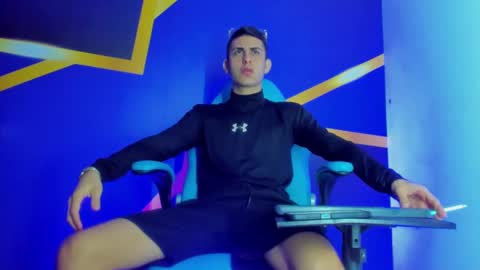 Snapshot of twink_scott19 chatting on November 12, 12:16 pm twink_scott19 online show from November 12, 12:16 pm