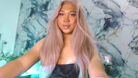 Snapshot of twinkcheska chatting on October 16, 12:44 am Cheska Schock online show from October 16, 12:44 am