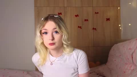 twinklefluff online show from February 18, 4:14 pm