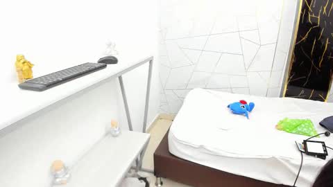 twinslovers_ online show from November 12, 4:02 am