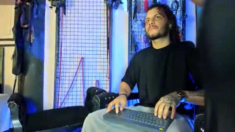 Clio  Tadeo online show from October 19, 5:08 am