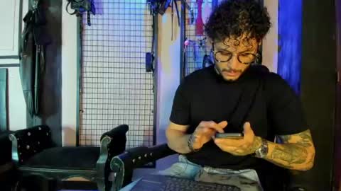 Snapshot of twisted_fantasy_ chatting on June 22, 4:31 am Clio Tadeo online show from June 22, 4:31 am