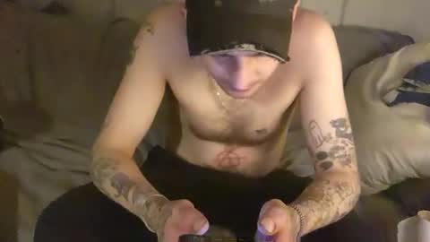 Snapshot of twistedblizzy chatting on January 11, 1:22 pm TwistedBlizzy online show from January 11, 1:22 pm