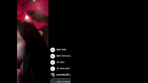 Snapshot of twizzytoxic22 chatting on May 21, 2:18 am twizzytoxic22 online show from May 21, 2:18 am