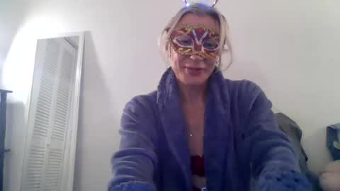 twoboobsonepenis online show from June 20, 11:18 pm
