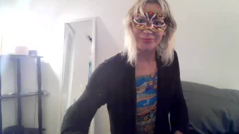 twoboobsonepenis online show from June 29, 11:27 pm