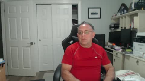 Twopeopleinlove online show from October 9, 9:51 am