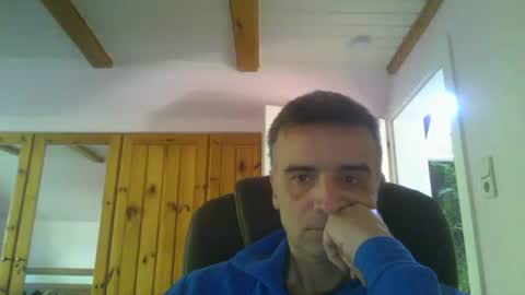 twoperes online show from May 18, 5:24 am