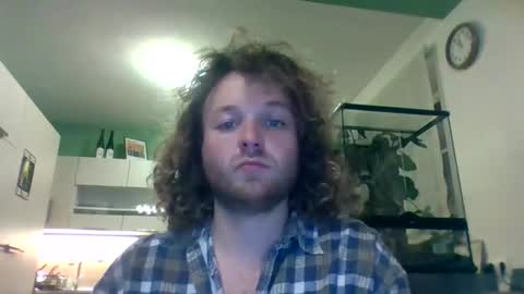 tworoardsdiverge online show from November 26, 10:55 pm