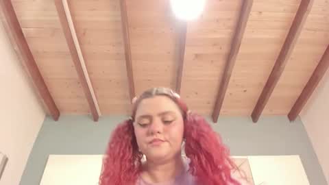 Twiggy online show from November 21, 8:51 pm