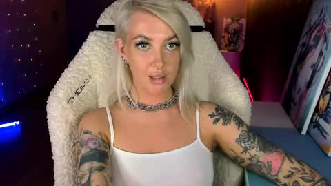 Miley online show from May 7, 1:49 pm