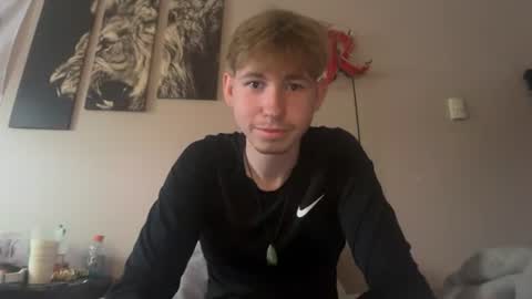 Snapshot of tyler_fox0 chatting on July 26, 2:31 am tyler_fox0 online show from July 26, 2:31 am