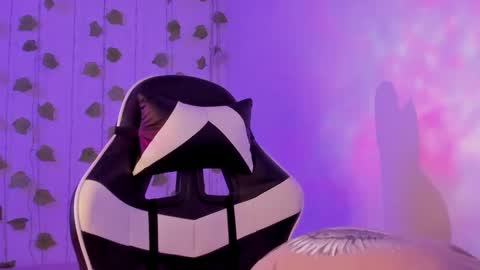 Snapshot of tyler_garcia_ chatting on February 3, 6:45 am Tyler Garcia online show from February 3, 6:45 am