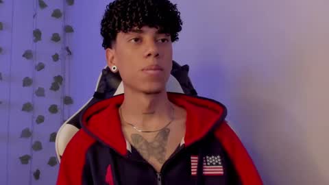 Snapshot of tyler_garcia_ chatting on February 25, 1:17 pm Tyler Garcia online show from February 25, 1:17 pm