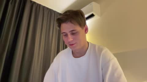 tyler_garrner online show from October 25, 2:46 pm