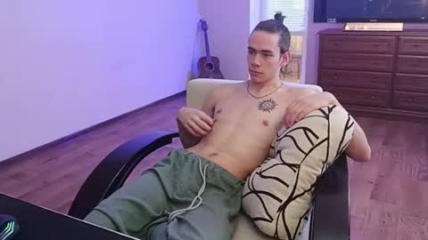 Tyler and Chris online show from October 24, 10:11 am