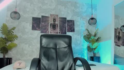 Snapshot of tyler_jonnes chatting on February 6, 2:37 pm Tyler online show from February 6, 2:37 pm