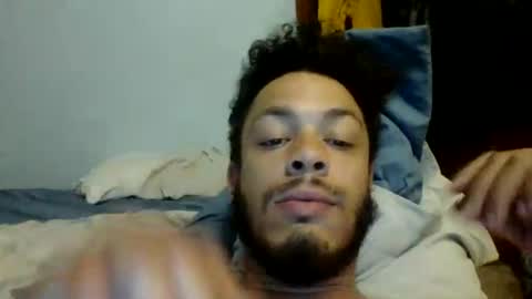 Snapshot of tylerburns318 chatting on May 2, 4:39 am tylerburns318 online show from May 2, 4:39 am