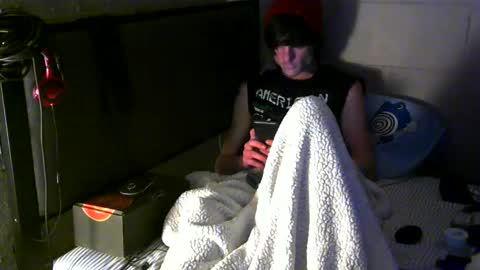 Snapshot of tylerlee199169 chatting on December 2, 11:07 pm Tyler online show from December 2, 11:07 pm