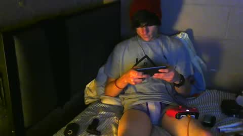 Snapshot of tylerlee199169 chatting on December 13, 8:51 am Tyler online show from December 13, 8:51 am