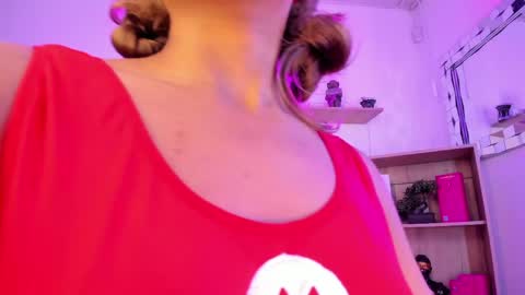 tylla__ online show from May 24, 9:42 pm