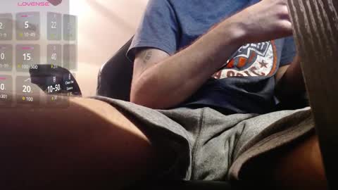 Snapshot of tyofficial chatting on October 25, 1:02 am Ty online show from October 25, 1:02 am