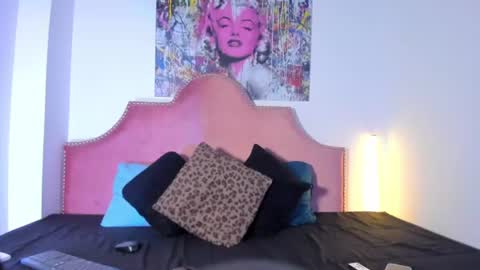 Snapshot of tyra_honey chatting on July 10, 9:50 pm Tyra pretty Honey online show from July 10, 9:50 pm