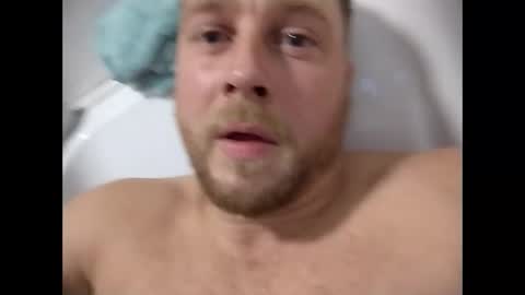 Snapshot of tyreking chatting on November 6, 10:43 pm tyreking online show from November 6, 10:43 pm