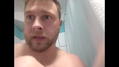 Snapshot of tyreking chatting on November 9, 10:30 pm tyreking online show from November 9, 10:30 pm