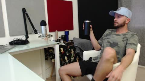 Snapshot of tyronemattias chatting on February 21, 9:11 pm Tyrone Mattias online show from February 21, 9:11 pm