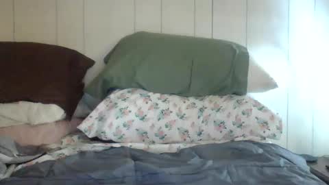 Snapshot of u_caught_us chatting on February 14, 1:02 am u_caught_us online show from February 14, 1:02 am