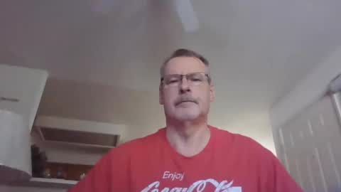 Snapshot of ubermann81 chatting on October 18, 7:36 pm Ubes online show from October 18, 7:36 pm