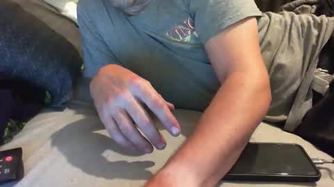 Snapshot of ucanwatchmeaus chatting on February 19, 7:10 pm UcanwatchmeAUS online show from February 19, 7:10 pm