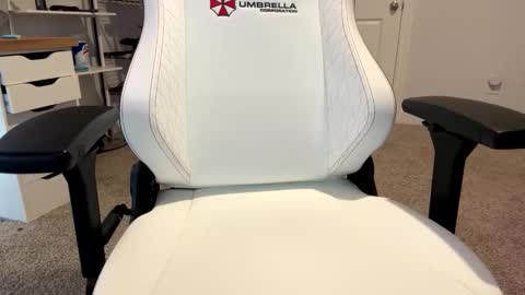 Love Lain online show from March 27, 12:05 am