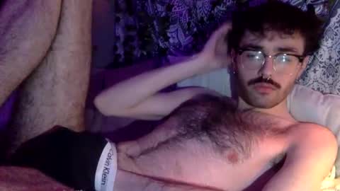 Snapshot of uhhstephen chatting on November 30, 3:21 am uhhstephen online show from November 30, 3:21 am