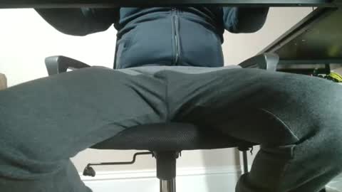 Snapshot of ukguynxtdr chatting on December 4, 9:56 pm ukguynxtdr online show from December 4, 9:56 pm