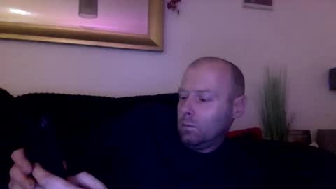 Snapshot of ukmatty3 chatting on December 8, 8:36 pm ukmatty3 online show from December 8, 8:36 pm