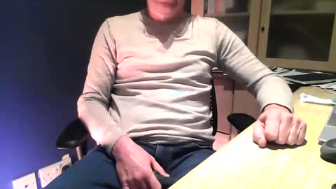 Snapshot of ukshowall chatting on December 27, 5:59 pm mark online show from December 27, 5:59 pm