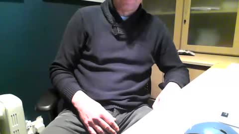 mark online show from February 25, 6:28 pm