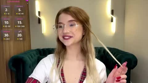 Vikki online show from February 1, 3:10 pm