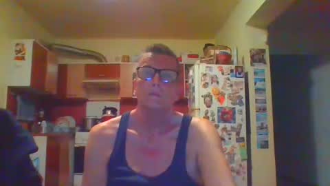 Snapshot of ulmeni4 chatting on April 5, 9:23 pm ulmeni4 online show from April 5, 9:23 pm