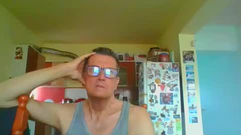 Snapshot of ulmeni4 chatting on April 15, 2:24 pm ulmeni4 online show from April 15, 2:24 pm