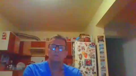 Snapshot of ulmeni4 chatting on April 19, 6:21 pm ulmeni4 online show from April 19, 6:21 pm