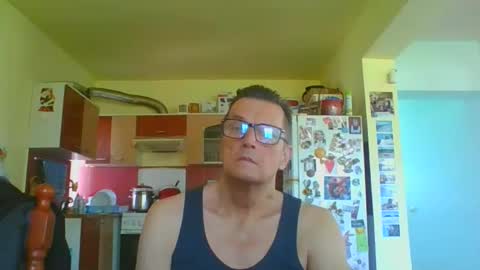 Snapshot of ulmeni4 chatting on April 27, 10:24 am ulmeni4 online show from April 27, 10:24 am