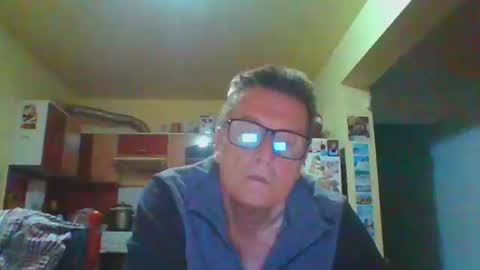 Snapshot of ulmeni4 chatting on May 3, 7:09 pm ulmeni4 online show from May 3, 7:09 pm