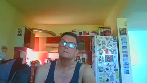 Snapshot of ulmeni4 chatting on May 4, 7:37 am ulmeni4 online show from May 4, 7:37 am