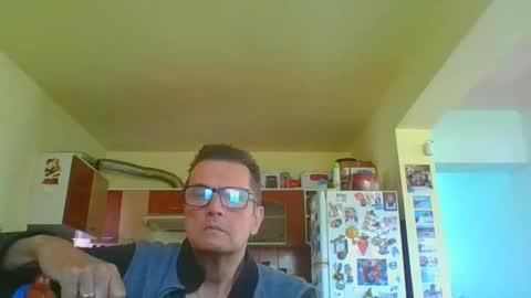 Snapshot of ulmeni4 chatting on May 5, 11:51 am ulmeni4 online show from May 5, 11:51 am